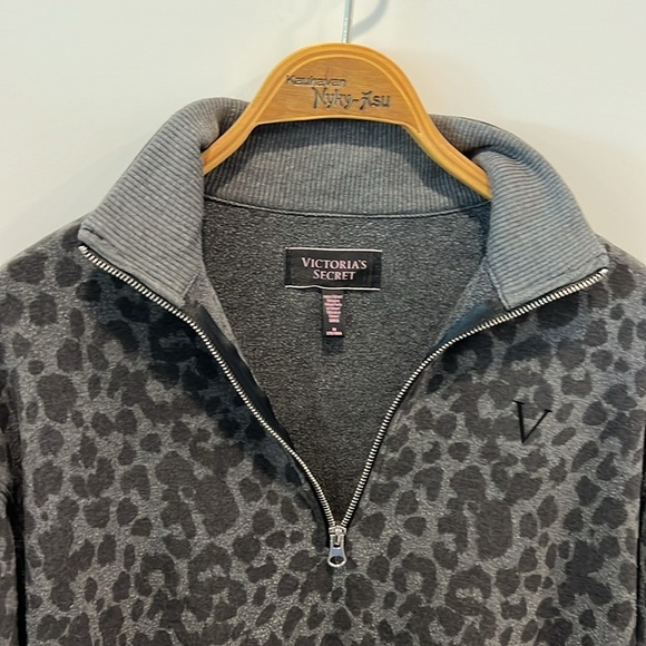 Victoria’s Secret 1/4 zip crop sweater size medium - Picture 4 of 8